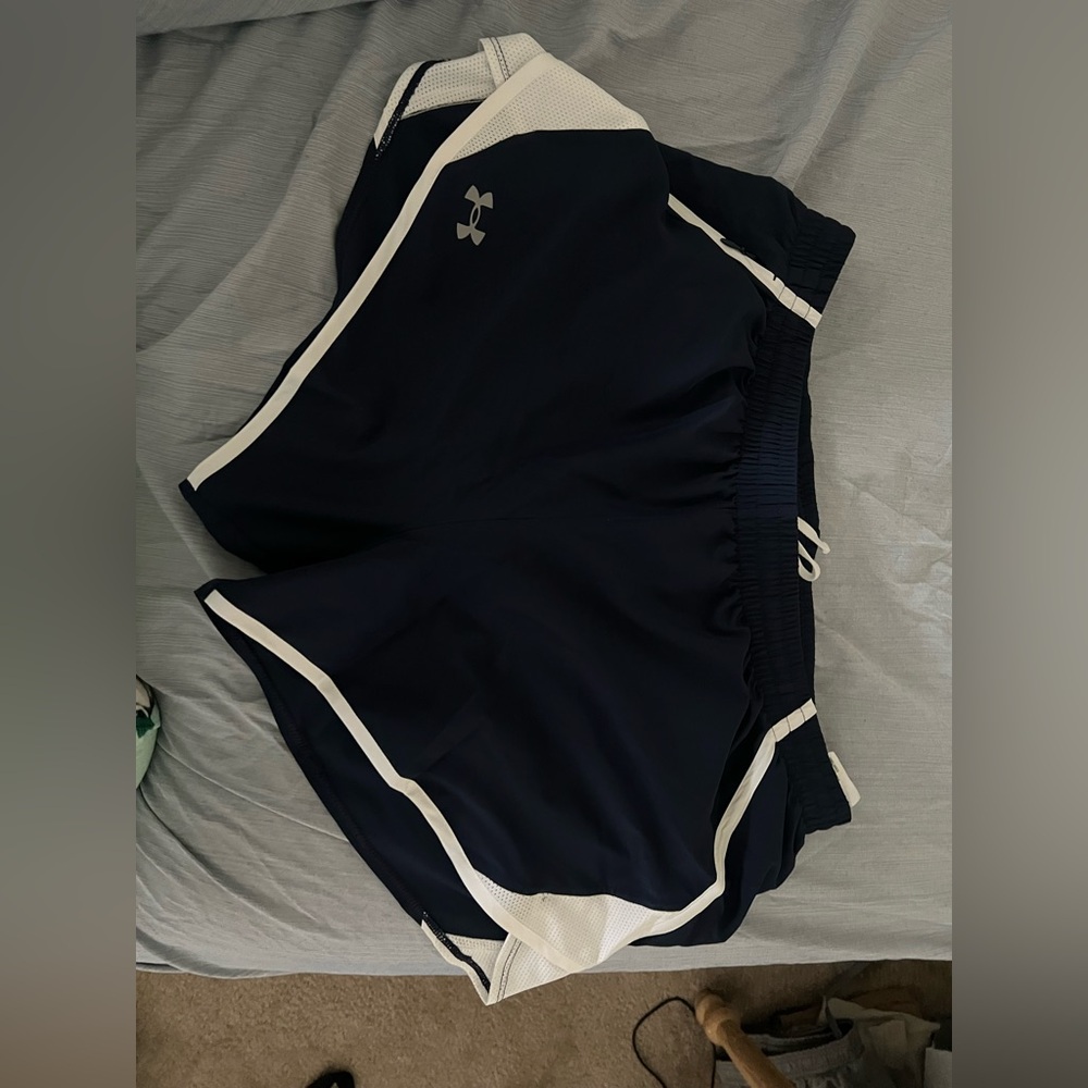 Under armer running shorts